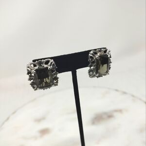 Sarah Coventry smoky gray and silver square chunky clip on earrings vintage
